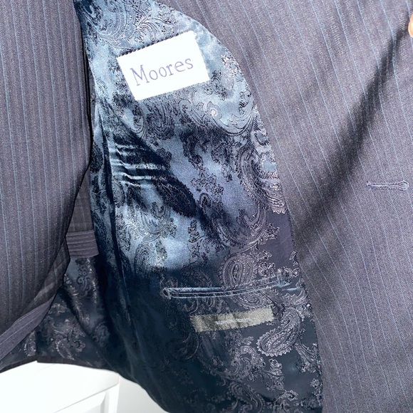 Andrew Fezza Dark Blue pin stripe suite - Picture 3 of 6